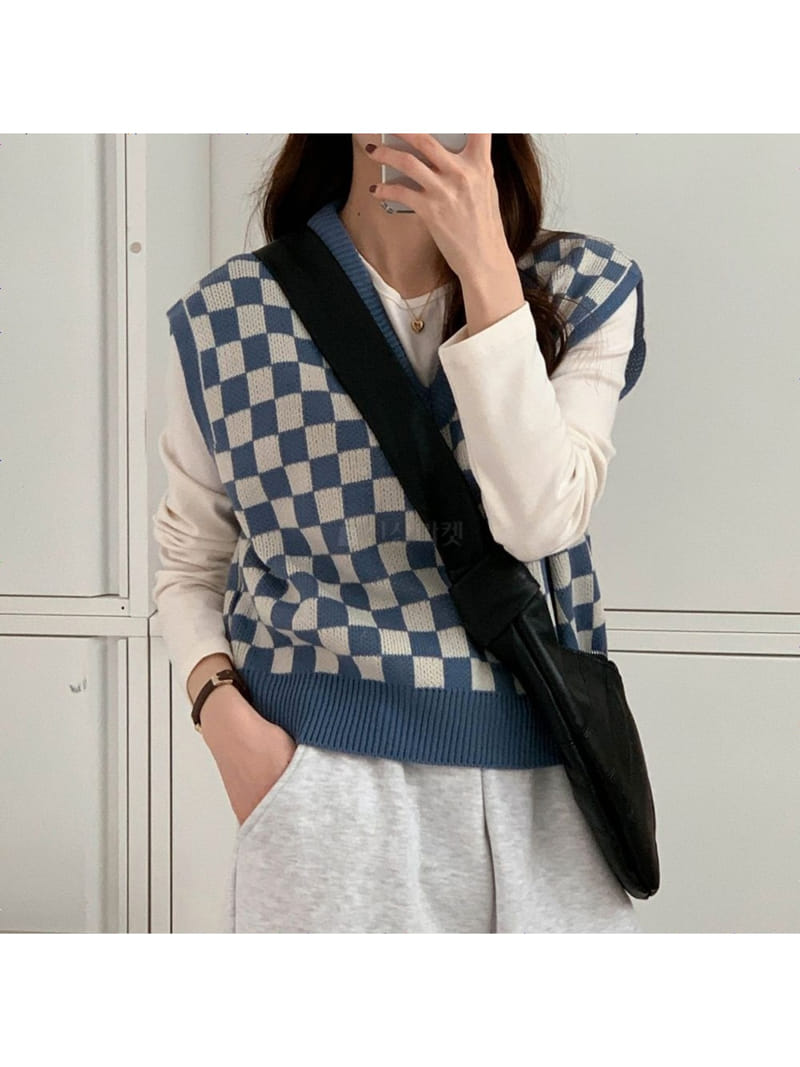 Chemi - Korean Women Fashion - #vintageinspired - Check V Vest - 2