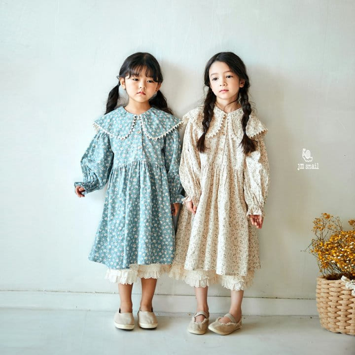 JM Snail - Korean Children Fashion - #kidzfashiontrend - Hei Small Small Flower Collar One-piece - 2