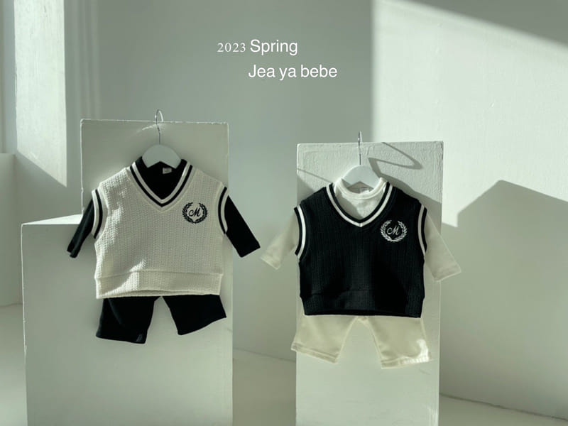 Jeaya & Mymi - Korean Baby Fashion - #babyboutique - Bebe M Embroidery Vest - 8