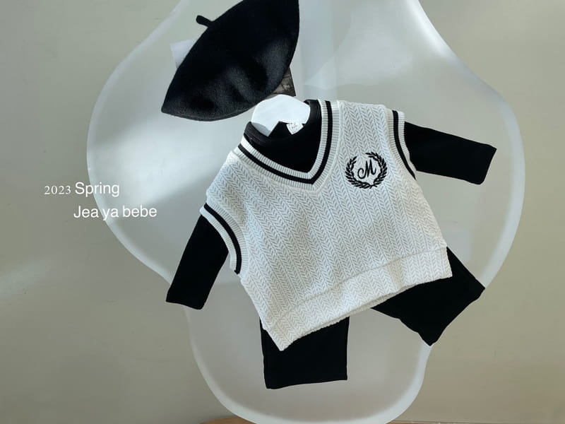 Jeaya & Mymi - Korean Baby Fashion - #babyboutique - Bebe M Embroidery Vest - 9