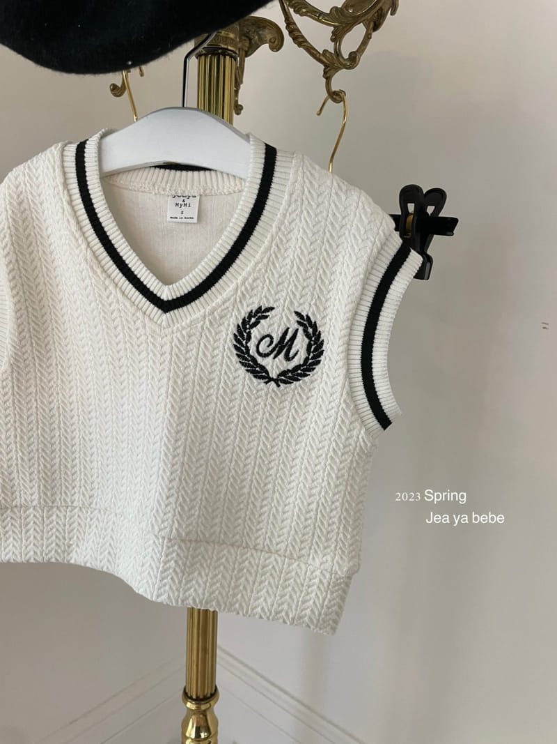 Jeaya & Mymi - Korean Baby Fashion - #babywear - Bebe M Embroidery Vest - 5