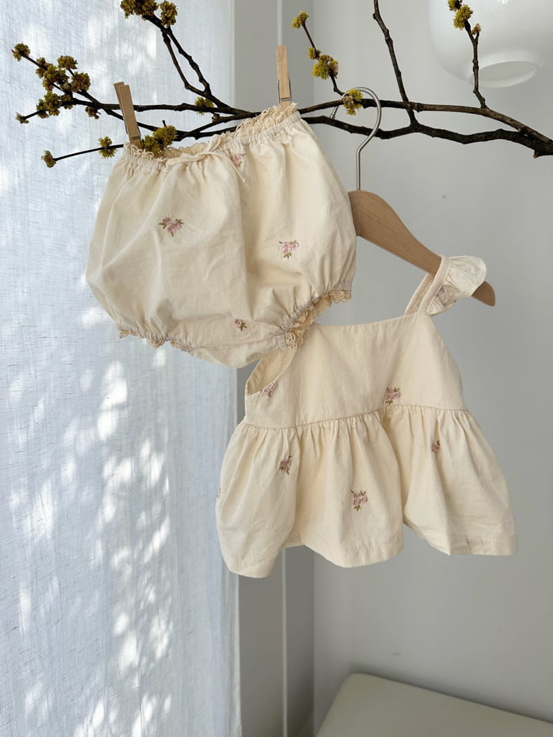 Monbebe - Korean Baby Fashion - #babyoutfit - Embrodiery Bustier