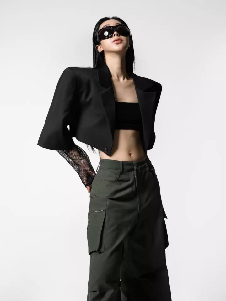 Wide cargo trousers