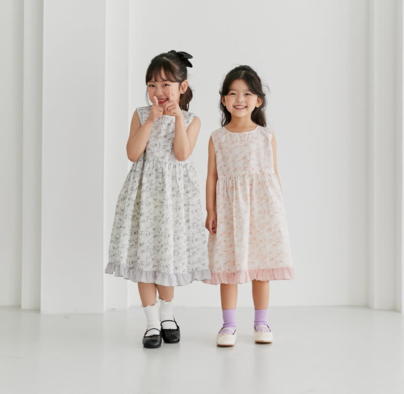 Ggomare - Korean Children Fashion - #prettylittlegirls - Lina Shirring Blouse - 11