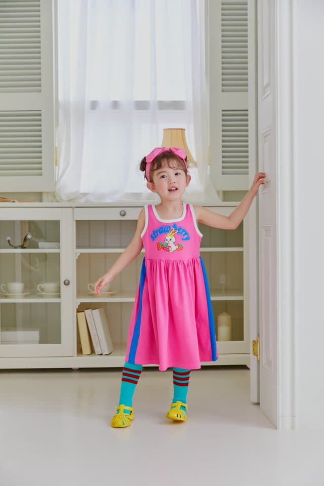 Sera - Korean Children Fashion - #minifashionista - Strawberry Sleeveless One-piece - 8