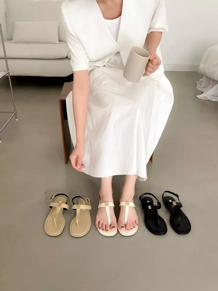 j3264 Sandals