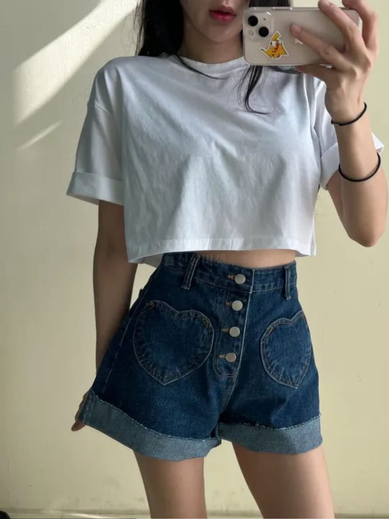 Credito - Korean Women Fashion - #romanticstyle - Heart Pocket Denim Shorts - 12