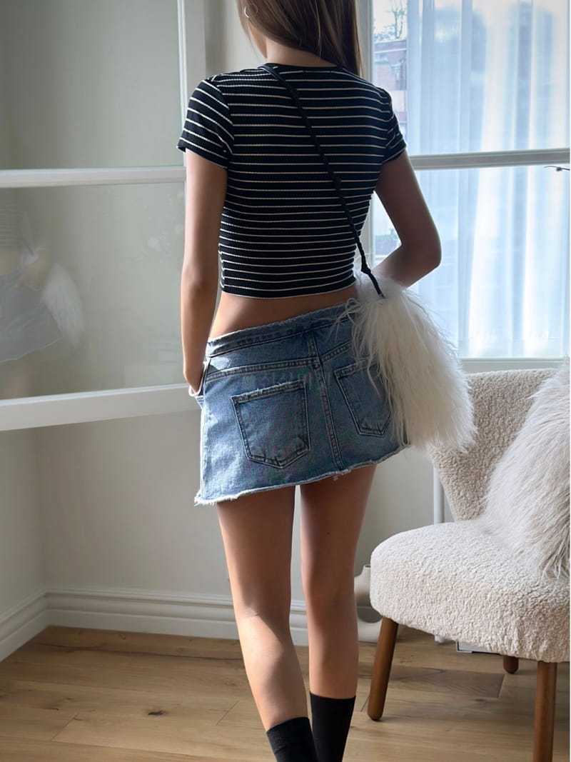 Inssense - Korean Women Fashion - #thelittlethings - Thin Denim Skirt Shorts - 11