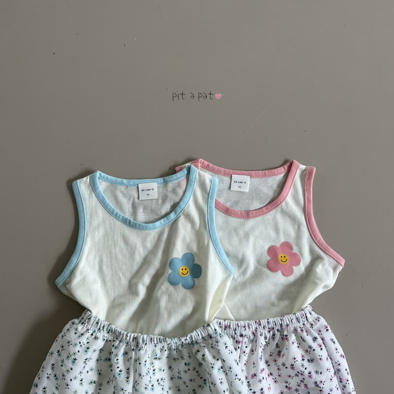 Pitapat - Korean Children Fashion - #kidsshorts - Smile Flower Sleeveless Top Bottom Set - 2