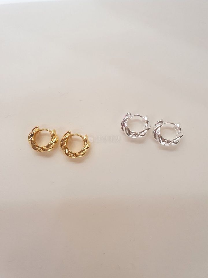 Silver Rule Twist Earring