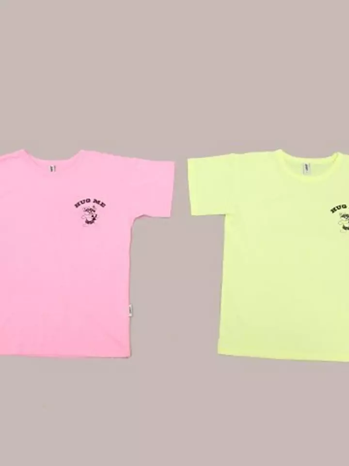 Hug Neon Tee