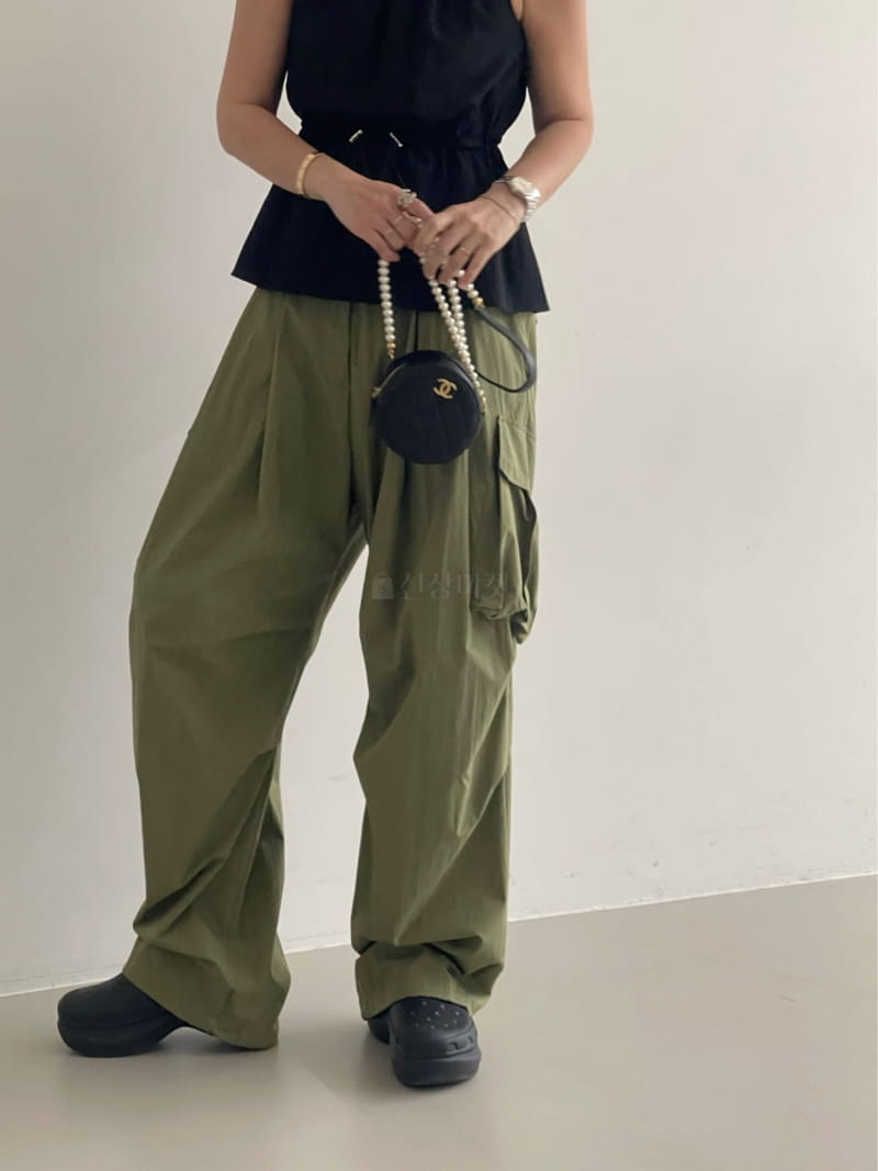 Black Fuchsia - Korean Women Fashion - #restrostyle - Big Cargo Pants - 4