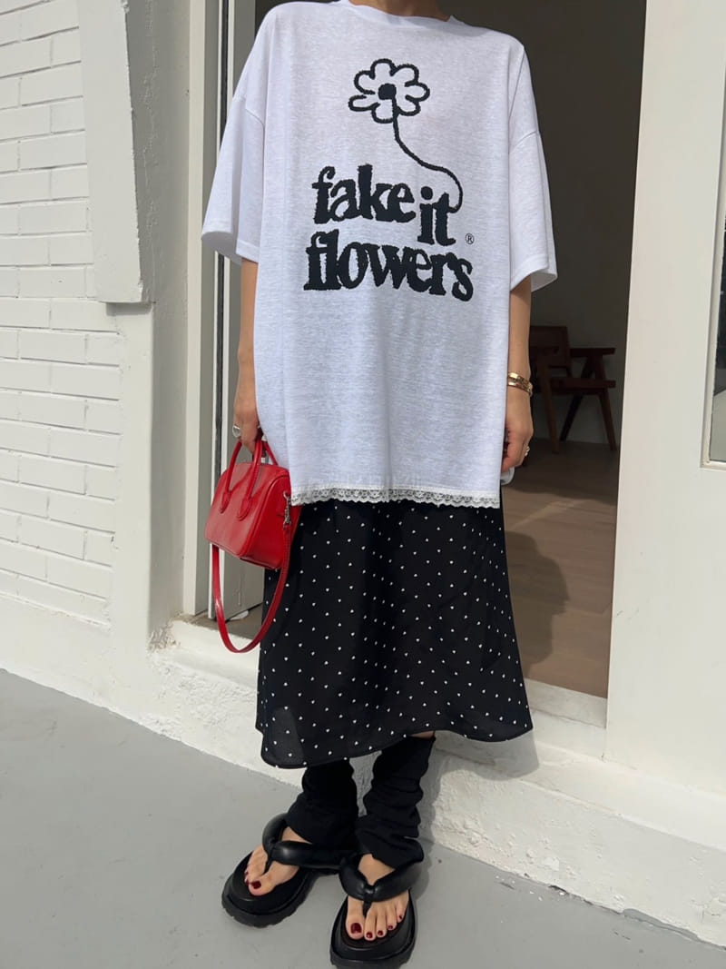 Bricklane - Korean Women Fashion - #thelittlethings - Fake Flower Tee