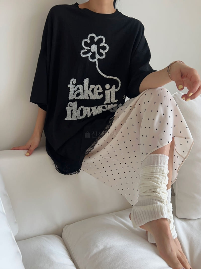 Bricklane - Korean Women Fashion - #womensfashion - Fake Flower Tee - 7