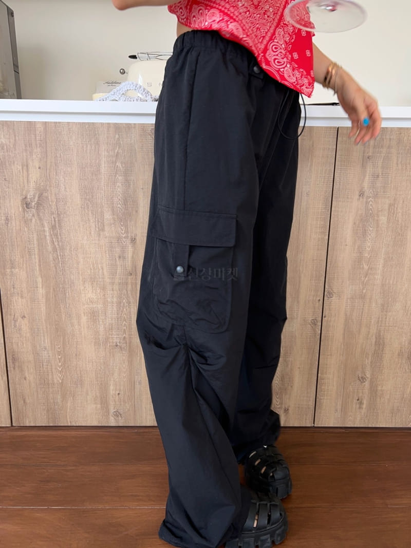 Bricklane - Korean Women Fashion - #womensfashion - Dotdo Cargo Pants - 3