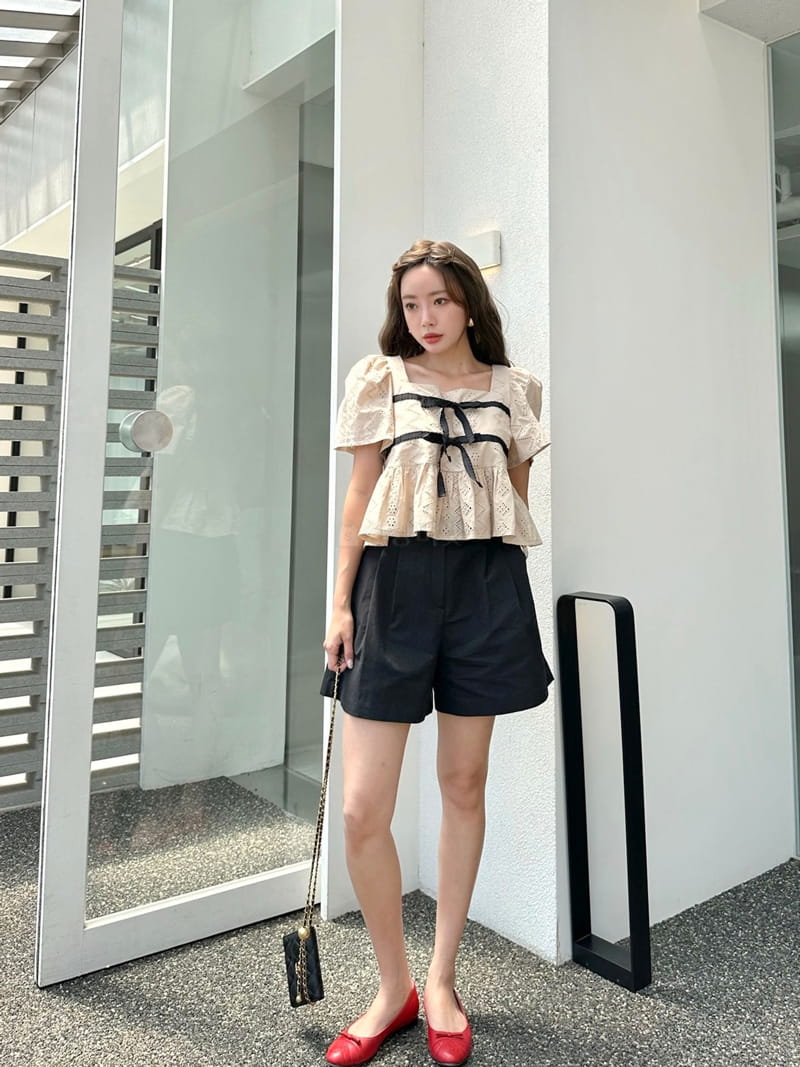 Bwithu - Korean Women Fashion - #thelittlethings - Tug Shorts - 3