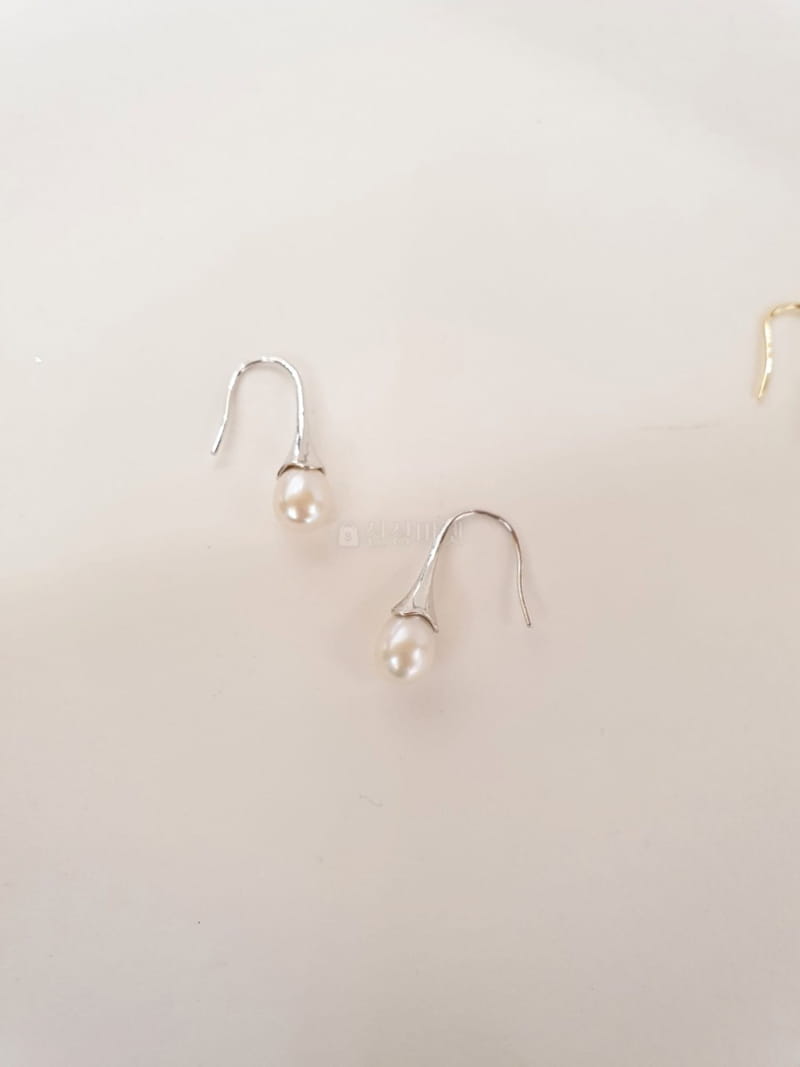 Cabinet - Korean Women Fashion - #momslook - Silver Circle Pearl Earring - 2