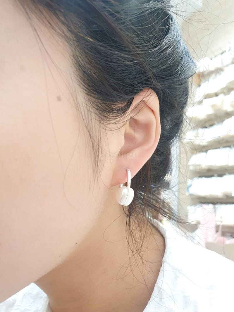 Cabinet - Korean Women Fashion - #womensfashion - Silver (Silver) Reversible Heart Pearl Bag Earring - 2