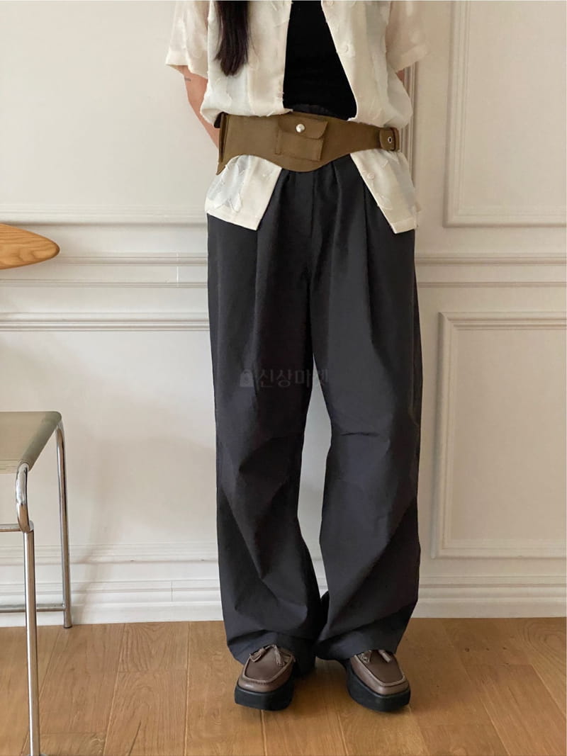 Fre - Korean Women Fashion - #thelittlethings - Pale Tug Pants