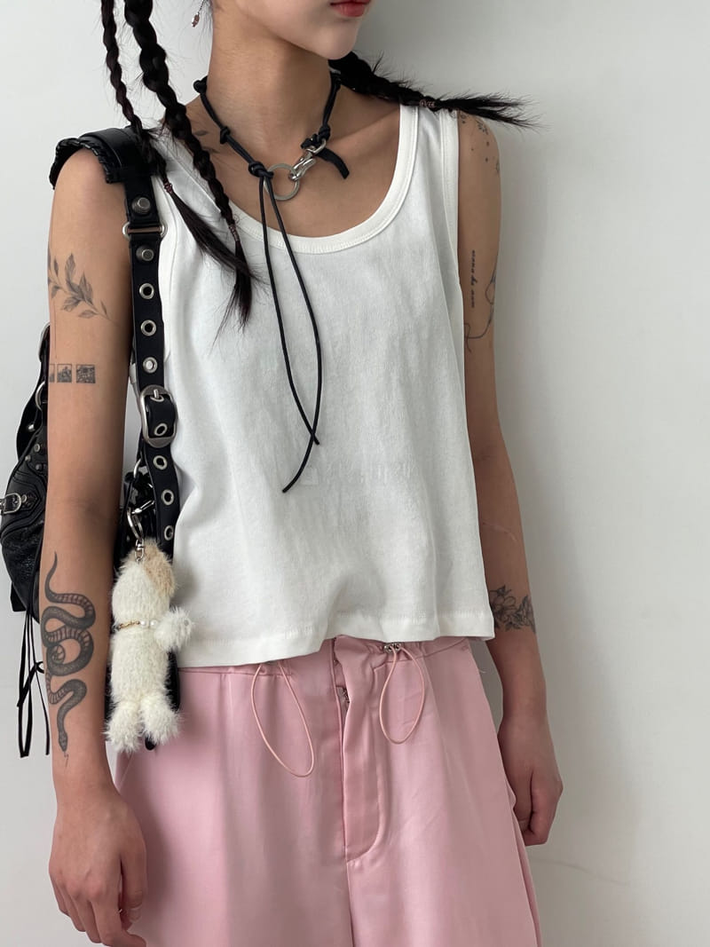 Kare - Korean Women Fashion - #momslook - Simple Sleeveless