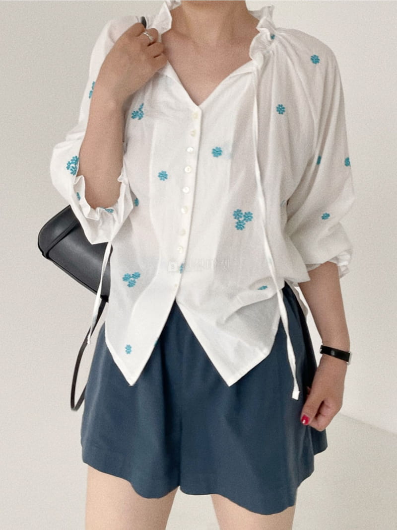 Oli Seoul - Korean Women Fashion - #momslook - I Bruno Embrodiery Blouse - 2