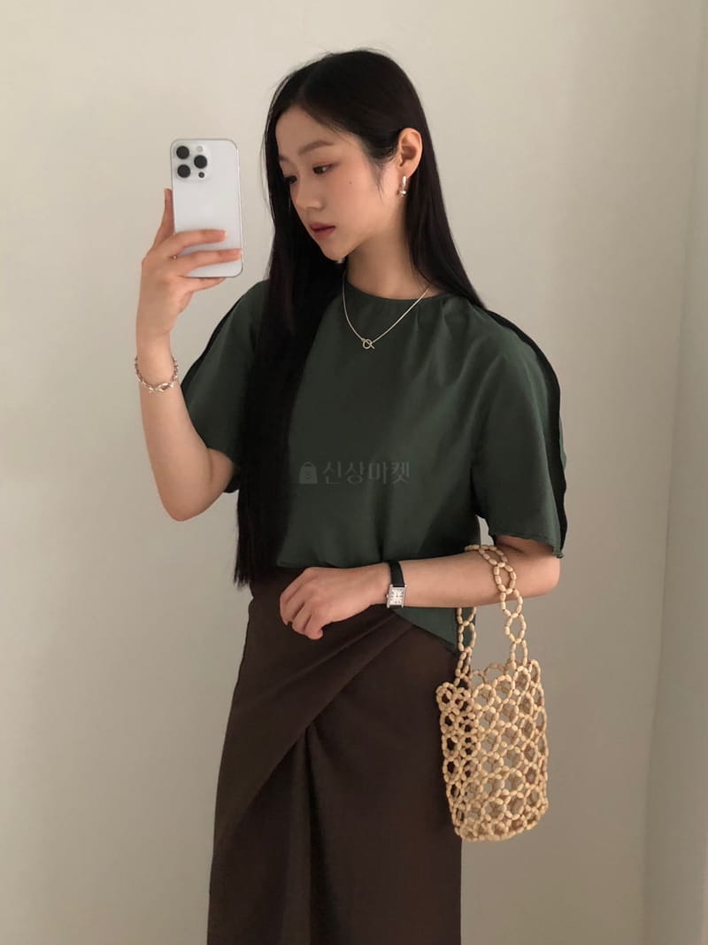 Your - Korean Women Fashion - #vintagekidsstyle - Kanu Back Shirring Blouse - 3