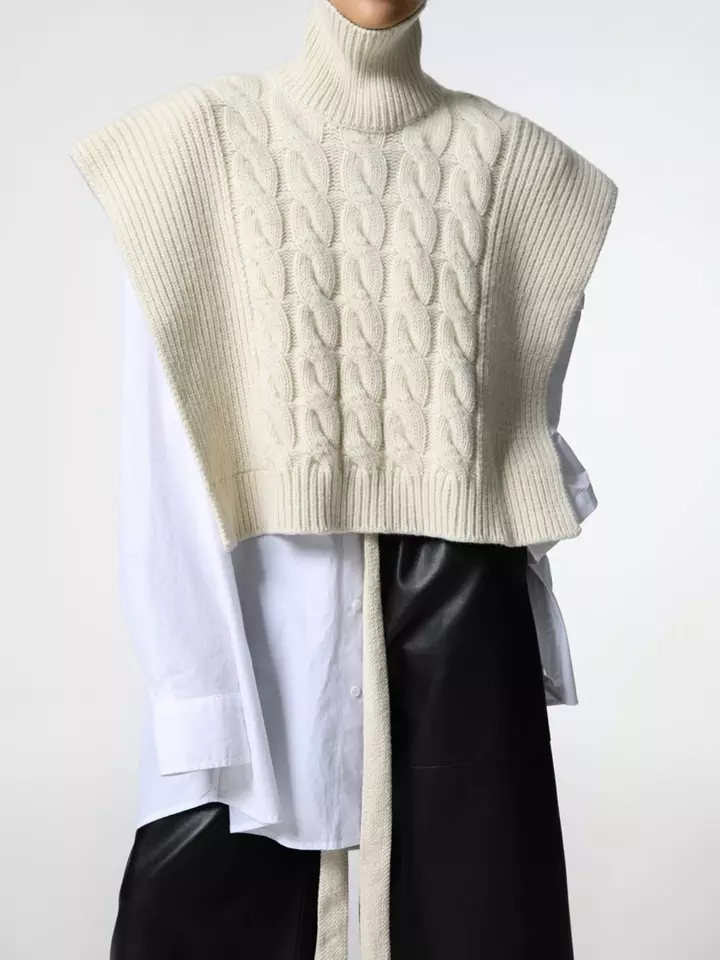 twisted chunky detail turtleneck knit cape top