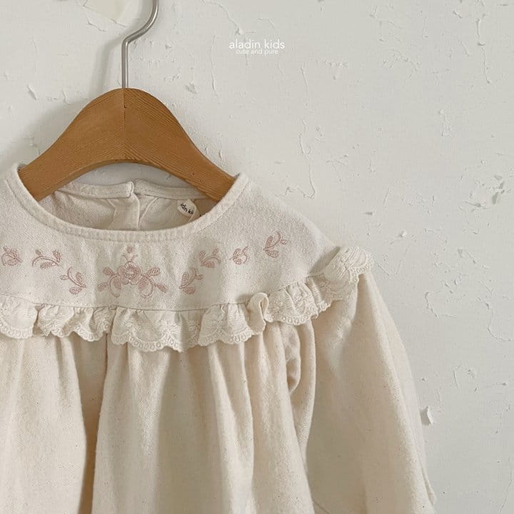 Aladin - Korean Children Fashion - #littlefashionista - York Embroidery Blouse - 2