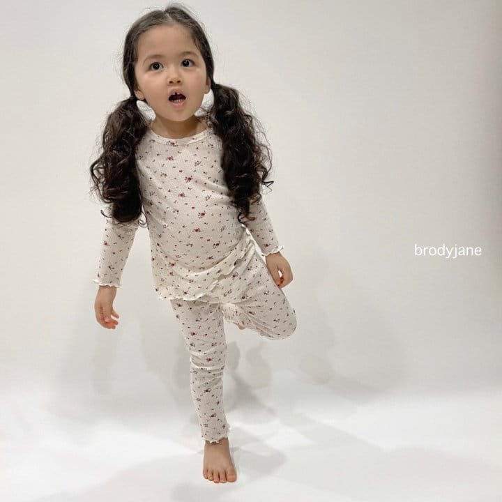 Brody Jane - Korean Children Fashion - #childrensboutique - Flwoer Eyelet Frill Pajama - 5