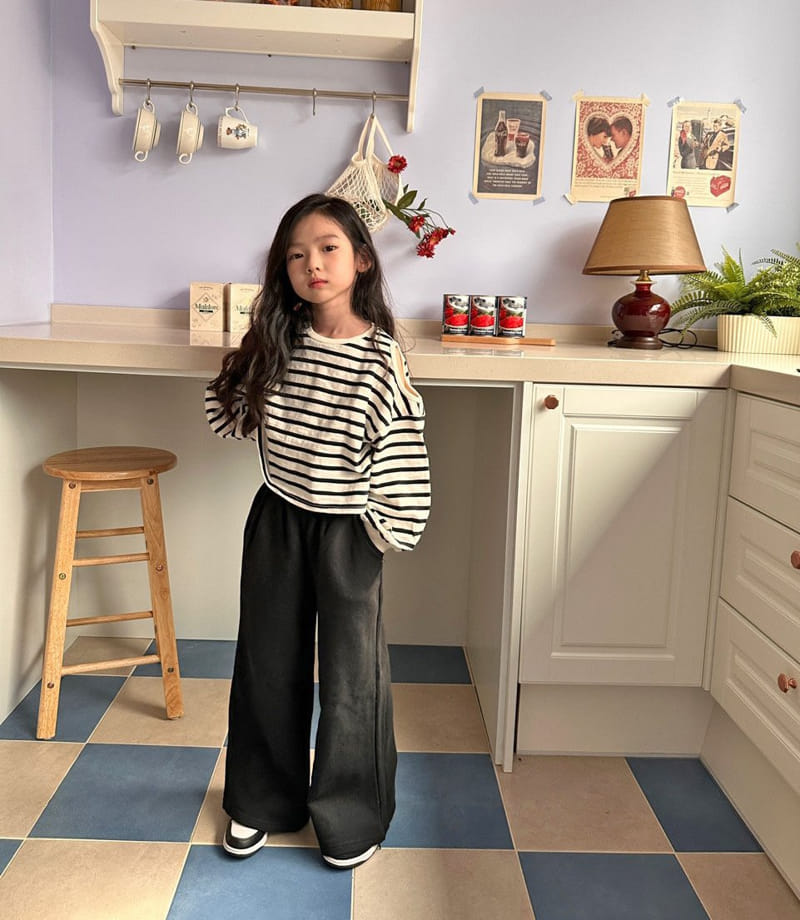 Comma - Korean Children Fashion - #childofig - Shoulder Slit Sweatshirt - 2