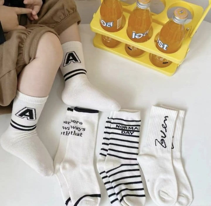 Miso - Korean Children Fashion - #discoveringself - Lettering Socks