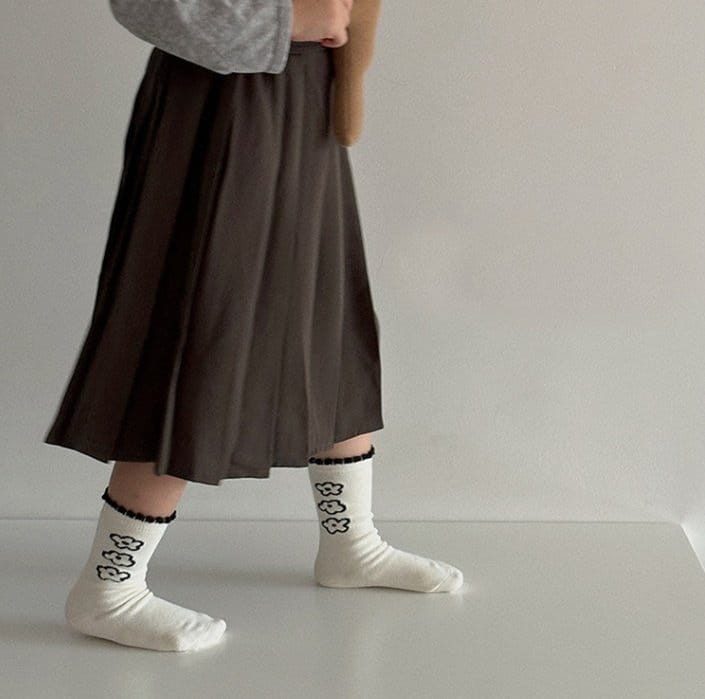 Miso - Korean Children Fashion - #kidzfashiontrend - Dot Flower Socks - 2