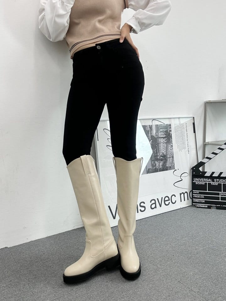 Golden Shoe - Korean Women Fashion - #momslook - 561 Boots - 8