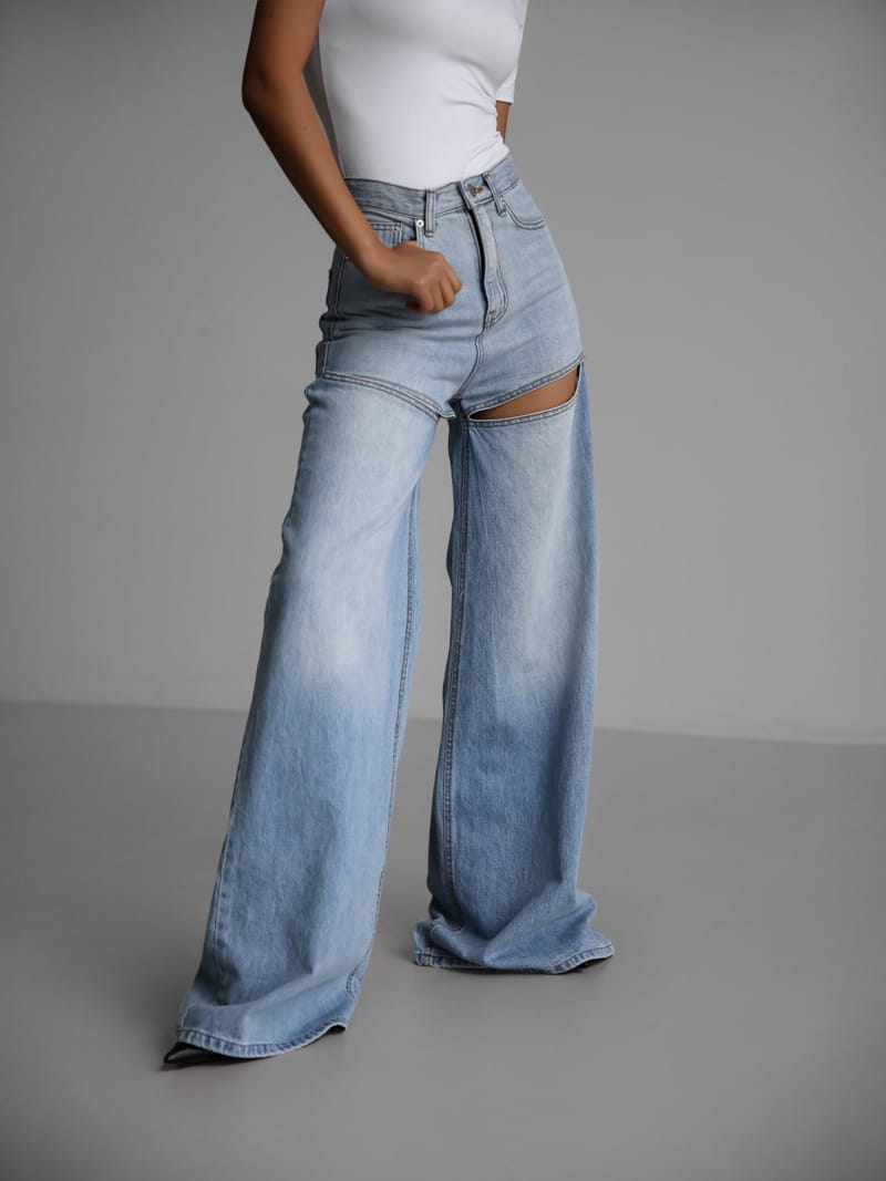 Paper Moon - Korean Women Fashion - #momslook - front cut split wide blue denim jeans - 5