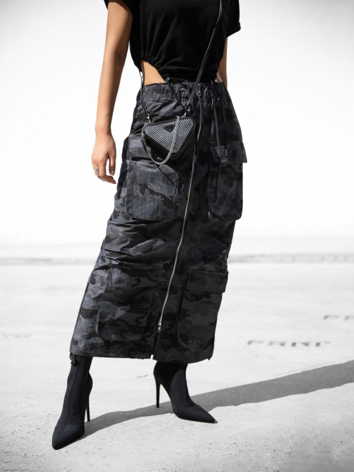 Paper Moon - Korean Women Fashion - #momslook - camouflage zipped detail cargo maxi skirt - 10