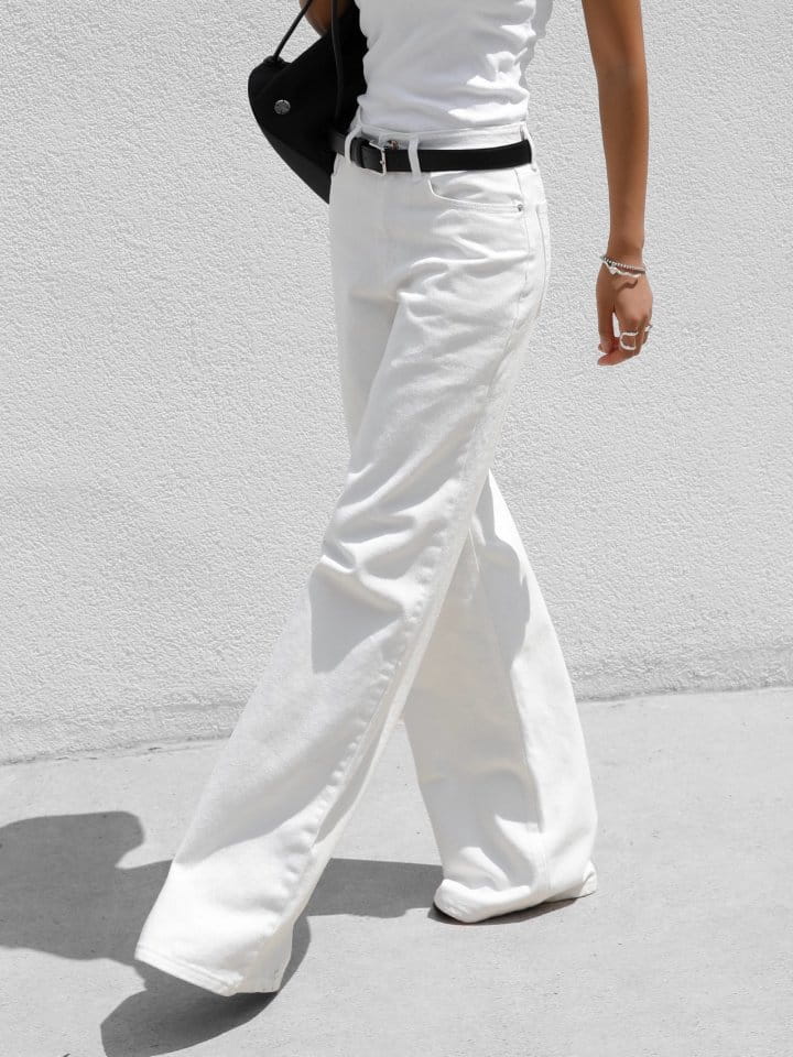 Paper Moon - Korean Women Fashion - #momslook - high rise wide leg white denim pants - 2