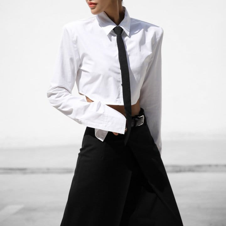 Paper Moon - Korean Women Fashion - #thelittlethings - LUX shoulder pad cropped button down shirt - 3