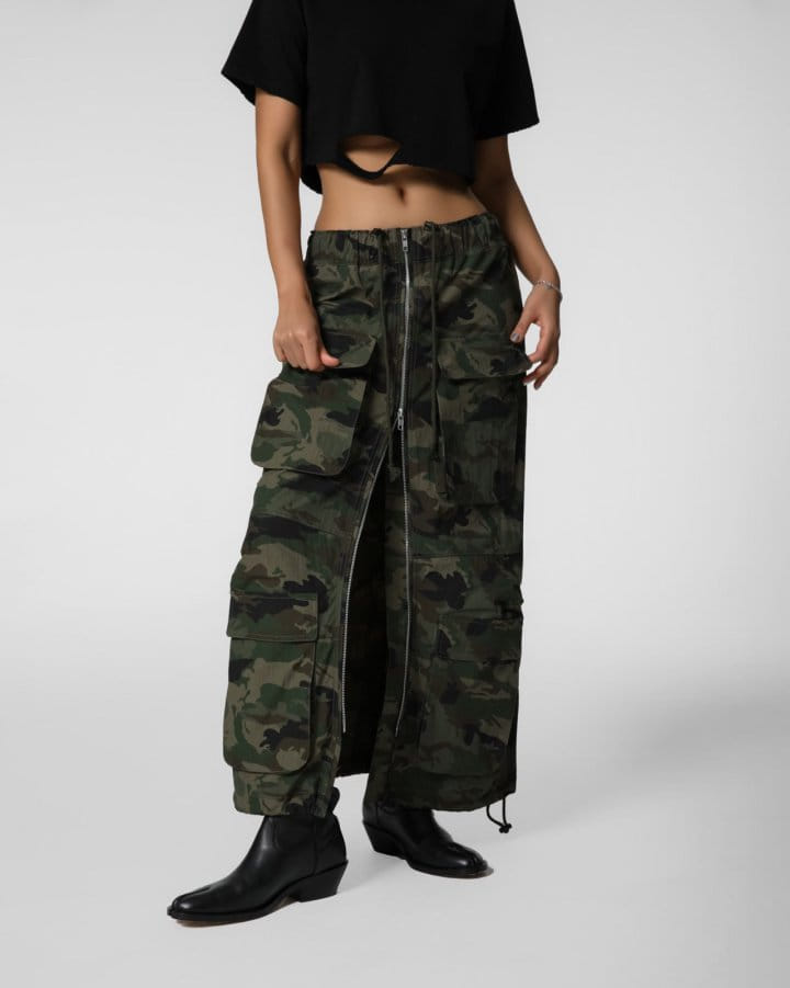 Paper Moon - Korean Women Fashion - #womensfashion - camouflage zipped detail cargo maxi skirt - 3