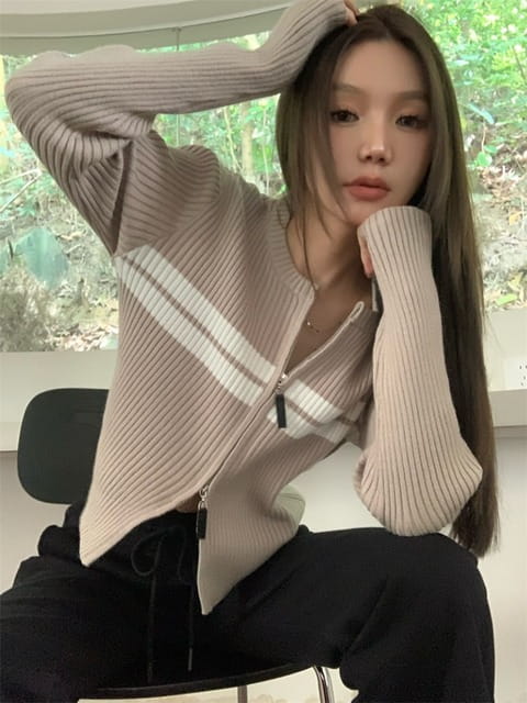 Tails - Korean Women Fashion - #womensfashion - Cuma Knit Tee - 2