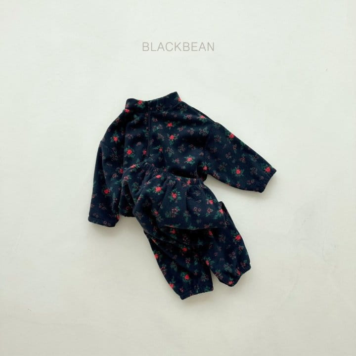 Black Bean - Korean Children Fashion - #designkidswear - Floral Fleece Top Bottom Set - 2