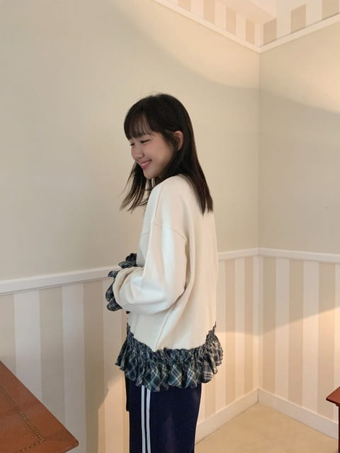 Jkichi - Korean Women Fashion - #thatsdarling - Check Frill Sweatshirt - 3