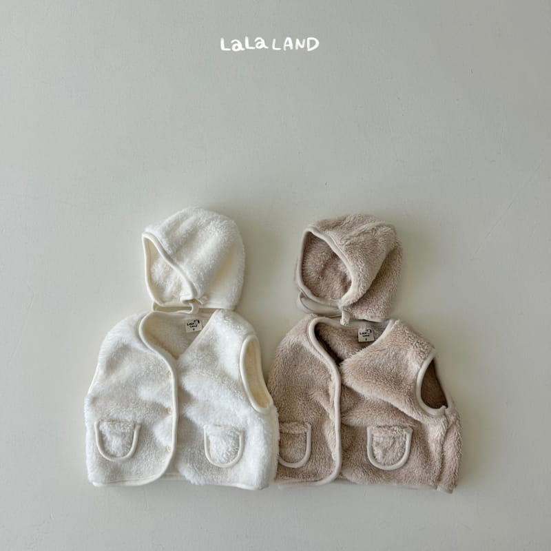 Lalaland - Korean Baby Fashion - #babygirlfashion - Bebe Fluffy Button Bonnet - 2