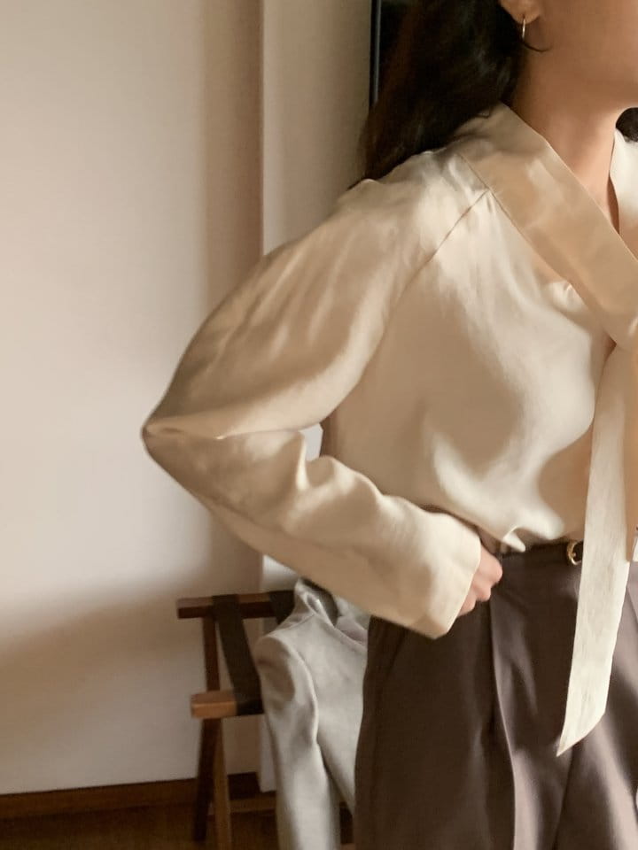 Renouveau - Korean Women Fashion - #thelittlethings - Lumi Blouse - 3