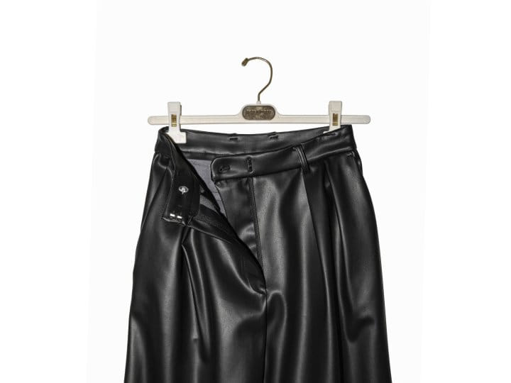 Paper Moon - Korean Women Fashion - #momslook - leather low waisted double pleats wide trousers  - 7