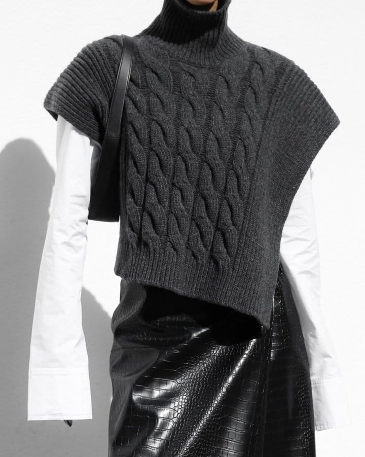 Paper Moon - Korean Women Fashion - #momslook -  Twisted Chunky Detail Turtleneck Knit Cape Top  - 2