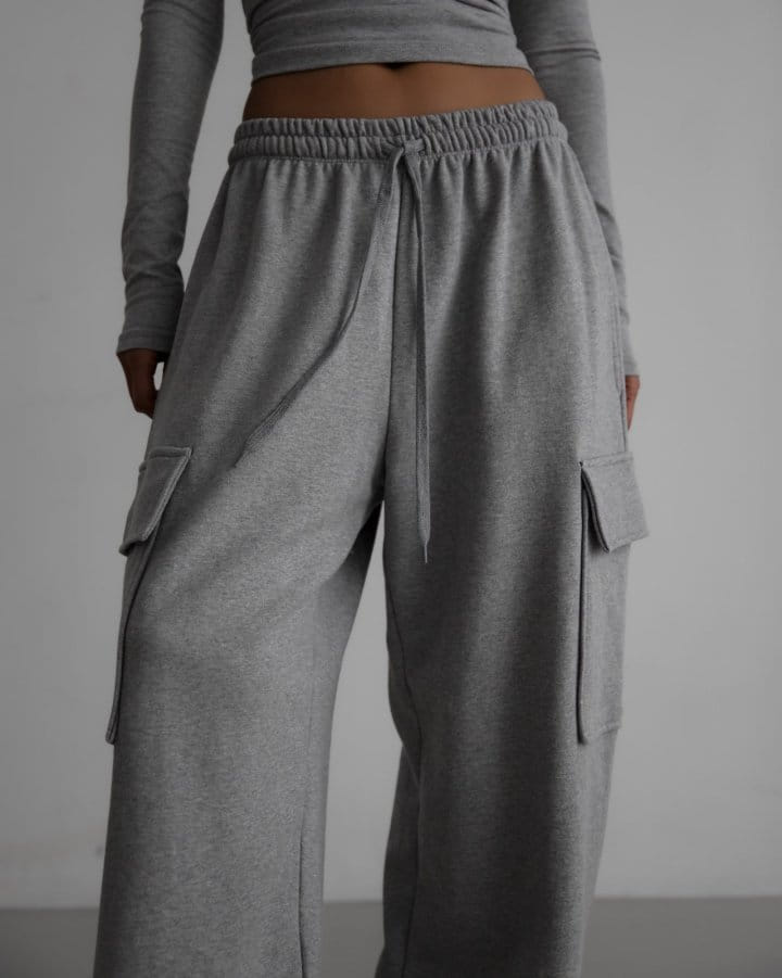 Paper Moon - Korean Women Fashion - #thelittlethings -   Cargo Pocket Wide Sweatpants 