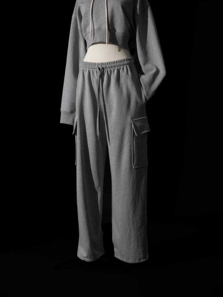 Paper Moon - Korean Women Fashion - #vintagekidsstyle -  Cargo Pocket Wide Sweatpants  - 2