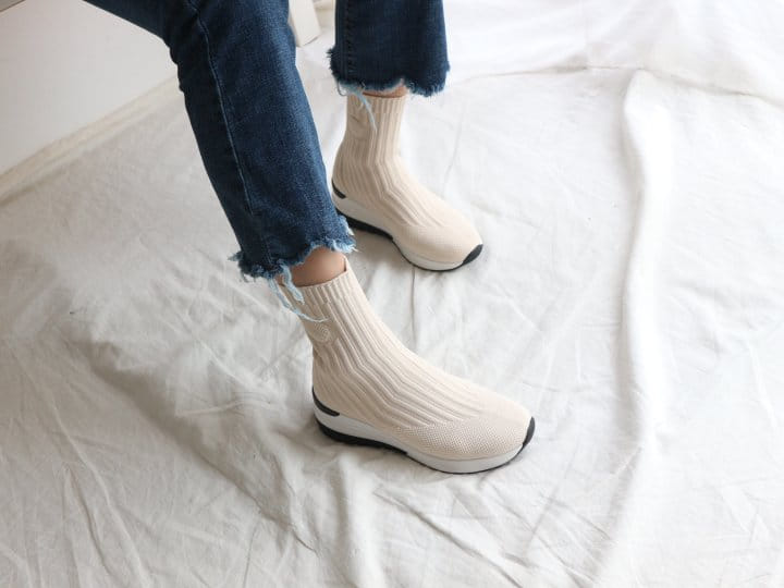 Ssangpa - Korean Women Fashion - #womensfashion - WH 19311  Boots - 9