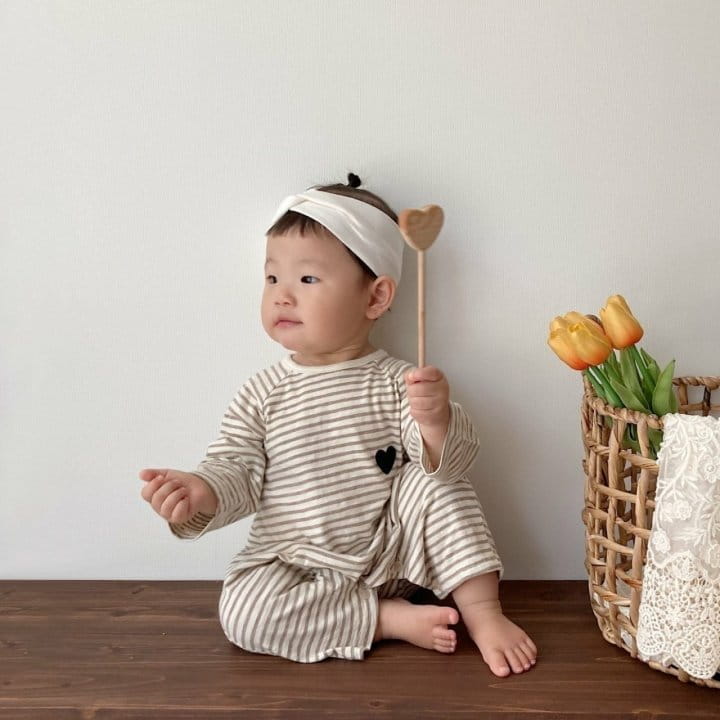 Moran - Korean Baby Fashion - #onlinebabyshop - Mono Heart Body Suit - 7