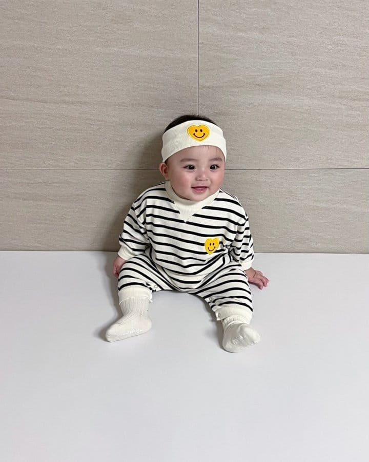 Moran - Korean Children Fashion - #littlefashionista - Smile Heart Body Suit With Hair Band - 10